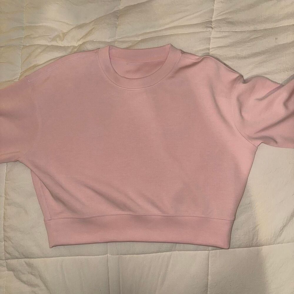 Lululemon Women's Pink Sweatshirt
